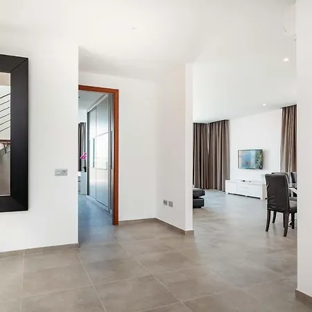 Bernadette Villa Puerto del Carmen (Lanzarote)
